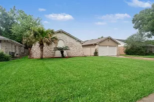 16318 Blackhawk Blvd, Friendswood, TX 77546 - Photo 3