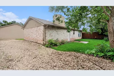 16318 Blackhawk Boulevard, Friendswood, TX 77546 - Photo 19