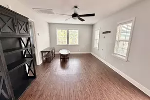 4312 Ave O 1/2, Galveston, TX 77550 - Photo 3