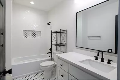 105 E 14th Street, Houston, TX 77008 - Photo 19