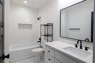 105 E 14th St, Houston, TX 77008 - Photo 19