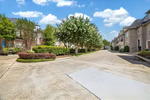 2623 Sutton Ct, Houston, TX 77027 - Photo 33