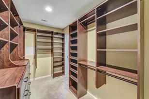 10026 Overbrook Ln, Houston, TX 77042 - Photo 21