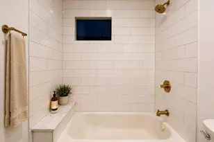 1011 W Melwood St, Houston, TX 77009 - Photo 25