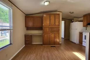 13206 Captain Cir, Willis, TX 77318 - Photo 5