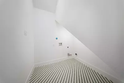3219 Fontinot Street, Houston, TX 77026 - Photo 9