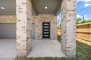 3219 Fontinot St, Houston, TX 77026 - Photo 3