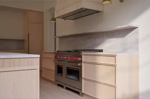 1919 Potomac Dr, Houston, TX 77057 - Photo 9