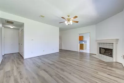 4754 Wynnview Drive, Friendswood, TX 77546 - Photo 17
