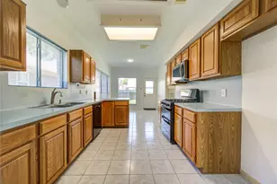 4754 Wynnview Dr, Friendswood, TX 77546 - Photo 9