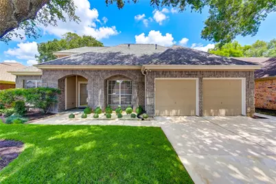 4754 Wynnview Drive, Friendswood, TX 77546 - Photo 3
