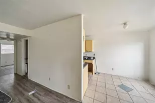 114 Lazy Ln, Sealy, TX 77474 - Photo 17