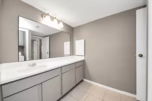 3105 Walnut Bend Ln, Houston, TX 77042 - Photo 19