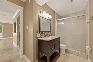2201 Fountain View Dr, Houston, TX 77057 - Photo 15