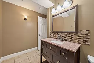 2201 Fountain View Dr, Houston, TX 77057 - Photo 17