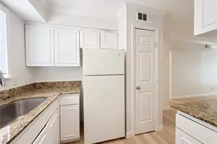 425 E 9th St, Houston, TX 77007 - Photo 11