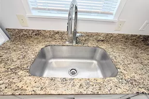 425 E 9th St, Houston, TX 77007 - Photo 13
