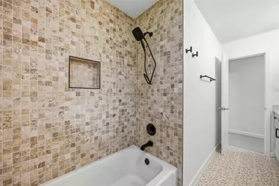 8419 Bluegate Court, Houston, TX 77025 - Photo 15
