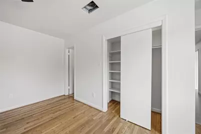 8419 Bluegate Court, Houston, TX 77025 - Photo 17