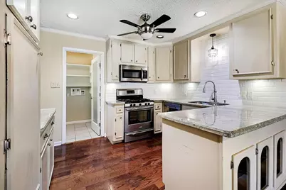 915 Merriman Court, Friendswood, TX 77546 - Photo 5