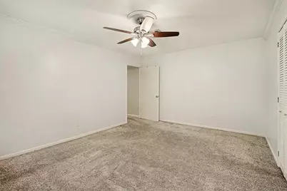 915 Merriman Court, Friendswood, TX 77546 - Photo 9