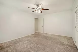915 Merriman Ct, Friendswood, TX 77546 - Photo 9