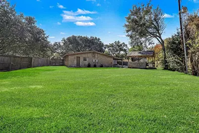 915 Merriman Court, Friendswood, TX 77546 - Photo 15