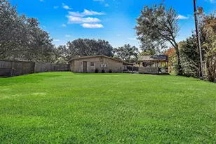 915 Merriman Ct, Friendswood, TX 77546 - Photo 15