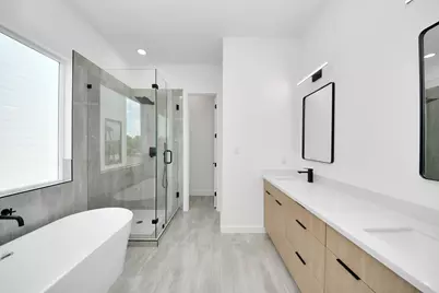 7117 Eastwood St, Houston, TX 77021 - Photo 5