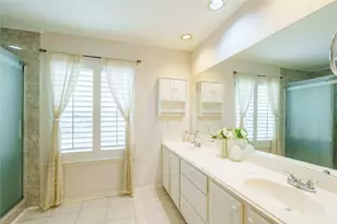 2 Mystic Glade Ct, The Woodlands, TX 77382 - Photo 29