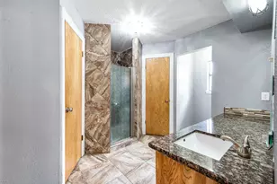 176 County Rd 840, Angleton, TX 77515 - Photo 17