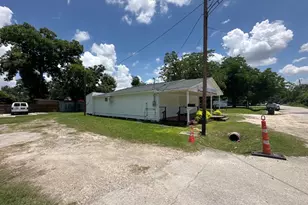 810 Lucky St, Houston, TX 77088 - Photo 39
