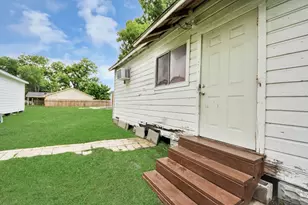 810 Lucky St, Houston, TX 77088 - Photo 35