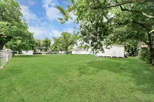 810 Lucky St, Houston, TX 77088 - Photo 5