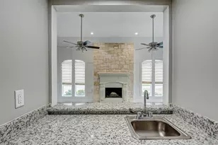 3011 Manila Ln, Houston, TX 77043 - Photo 9