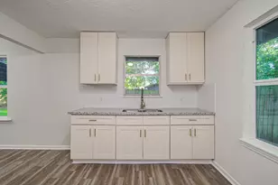 5634 Ridgeway Dr, Houston, TX 77033 - Photo 21