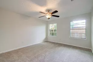 5634 Ridgeway Dr, Houston, TX 77033 - Photo 29