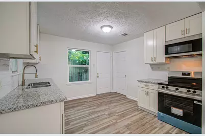 5634 Ridgeway Drive, Houston, TX 77033 - Photo 19