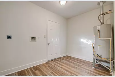 5634 Ridgeway Drive, Houston, TX 77033 - Photo 23