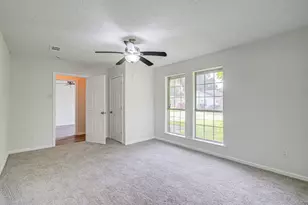 5634 Ridgeway Dr, Houston, TX 77033 - Photo 7
