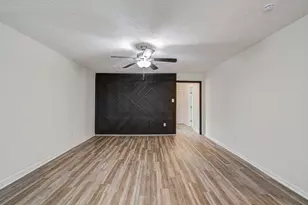 5634 Ridgeway Dr, Houston, TX 77033 - Photo 29