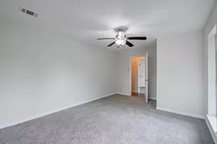 5634 Ridgeway Dr, Houston, TX 77033 - Photo 9