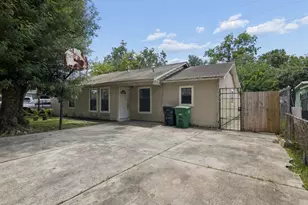 1002 Grenfell Ln, Houston, TX 77076 - Photo 1