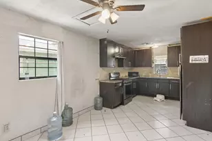 1002 Grenfell Ln, Houston, TX 77076 - Photo 9