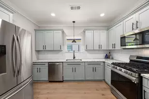 4103 New Orleans St, Houston, TX 77020 - Photo 9