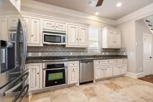 5545 Cornish St, Houston, TX 77007 - Photo 9