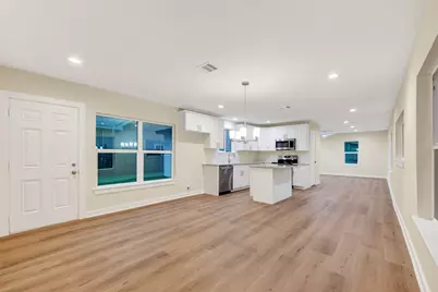 404 W Homan Street, Baytown, TX 77520 - Photo 11