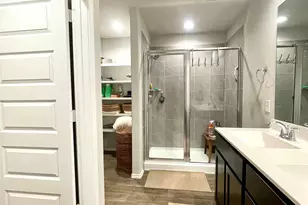 3923 Hawaiian Ct, Baytown, TX 77521 - Photo 11