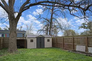 406 N Fig St, Sweeny, TX 77480 - Photo 17