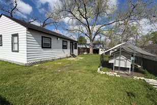 406 N Fig St, Sweeny, TX 77480 - Photo 11